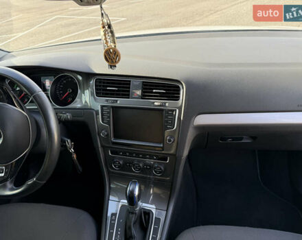 Білий Фольксваген Гольф, об'ємом двигуна 0 л та пробігом 36 тис. км за 12500 $, фото 11 на Automoto.ua