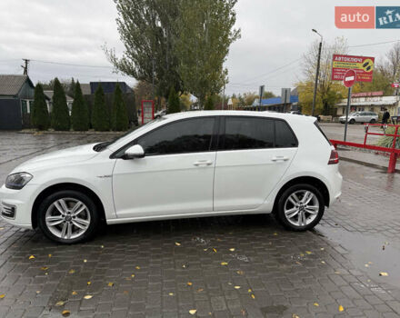 Фольксваген Гольф 2017 в Днепре (Днепропетровске) на Automoto.ua Белый Фольксваген Гольф, объемом двигателя 0 л и пробегом 113 тыс. км за 9200 $, фото 10 на Automoto.ua