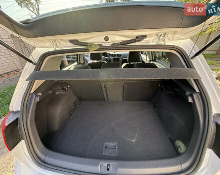 Фольксваген Гольф 2017 в Днепре (Днепропетровске) на Automoto.ua Белый Фольксваген Гольф, объемом двигателя 0 л и пробегом 113 тыс. км за 9200 $, фото 44 на Automoto.ua