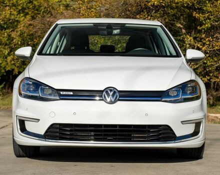 Белый Фольксваген Гольф, объемом двигателя 0 л и пробегом 64 тыс. км за 9900 $, фото 1 на Automoto.ua