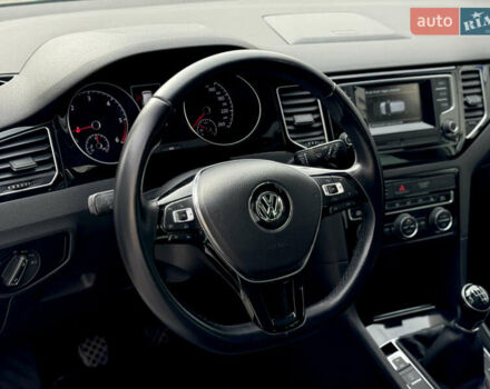 Белый Фольксваген Гольф, объемом двигателя 2 л и пробегом 274 тыс. км за 14299 $, фото 14 на Automoto.ua