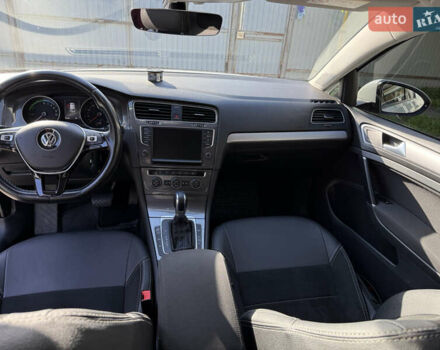 Фольксваген Гольф 2017 в Днепре (Днепропетровске) на Automoto.ua Белый Фольксваген Гольф, объемом двигателя 0 л и пробегом 113 тыс. км за 9200 $, фото 40 на Automoto.ua