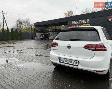 Фольксваген Гольф 2017 в Днепре (Днепропетровске) на Automoto.ua Белый Фольксваген Гольф, объемом двигателя 0 л и пробегом 113 тыс. км за 9200 $, фото 20 на Automoto.ua