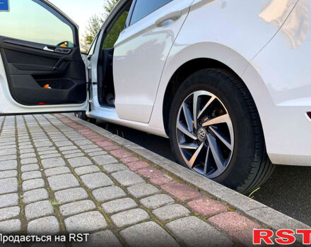 Білий Фольксваген Гольф, об'ємом двигуна 1.6 л та пробігом 203 тис. км за 12300 $, фото 7 на Automoto.ua