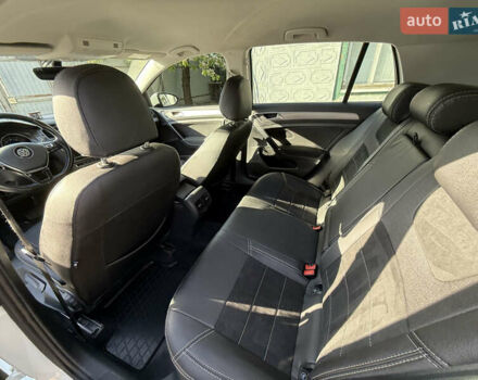 Фольксваген Гольф 2017 в Днепре (Днепропетровске) на Automoto.ua Белый Фольксваген Гольф, объемом двигателя 0 л и пробегом 113 тыс. км за 9200 $, фото 43 на Automoto.ua