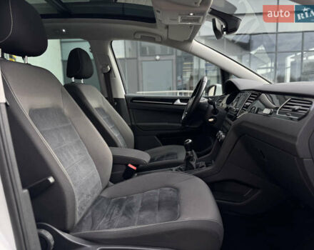 Белый Фольксваген Гольф, объемом двигателя 2 л и пробегом 274 тыс. км за 14299 $, фото 21 на Automoto.ua