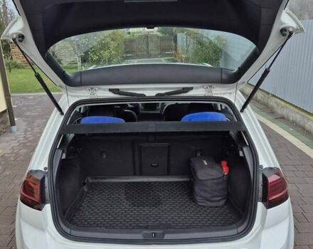 Белый Фольксваген Гольф, объемом двигателя 1.8 л и пробегом 127 тыс. км за 13000 $, фото 8 на Automoto.ua