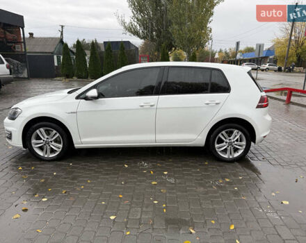 Фольксваген Гольф 2017 в Днепре (Днепропетровске) на Automoto.ua Белый Фольксваген Гольф, объемом двигателя 0 л и пробегом 113 тыс. км за 9200 $, фото 11 на Automoto.ua