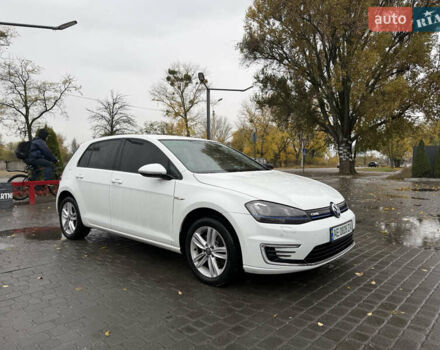 Фольксваген Гольф 2017 в Днепре (Днепропетровске) на Automoto.ua Белый Фольксваген Гольф, объемом двигателя 0 л и пробегом 113 тыс. км за 9200 $, фото 2 на Automoto.ua