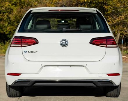 Белый Фольксваген Гольф, объемом двигателя 0 л и пробегом 64 тыс. км за 9900 $, фото 3 на Automoto.ua