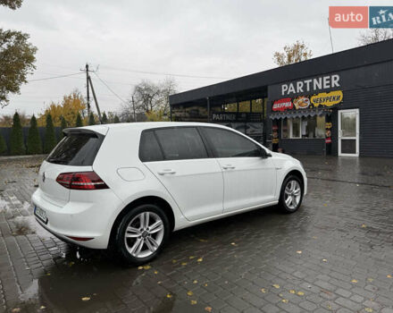 Фольксваген Гольф 2017 в Днепре (Днепропетровске) на Automoto.ua Белый Фольксваген Гольф, объемом двигателя 0 л и пробегом 113 тыс. км за 9200 $, фото 17 на Automoto.ua
