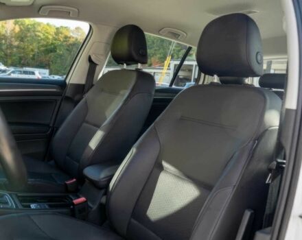 Белый Фольксваген Гольф, объемом двигателя 0 л и пробегом 64 тыс. км за 4500 $, фото 7 на Automoto.ua