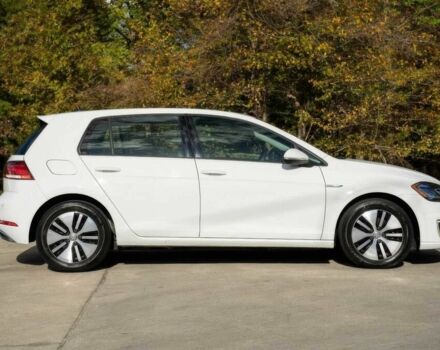 Белый Фольксваген Гольф, объемом двигателя 0 л и пробегом 64 тыс. км за 5200 $, фото 2 на Automoto.ua