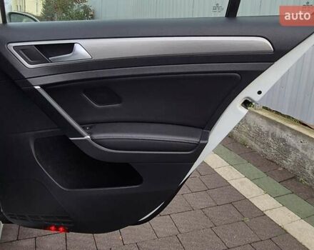 Белый Фольксваген Гольф, объемом двигателя 1.8 л и пробегом 127 тыс. км за 13000 $, фото 13 на Automoto.ua