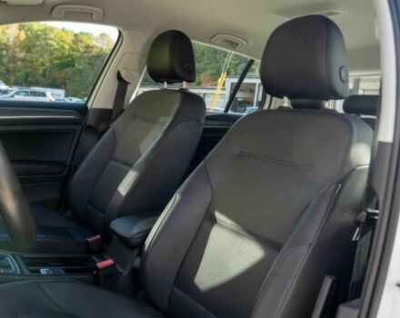 Белый Фольксваген Гольф, объемом двигателя 0 л и пробегом 64 тыс. км за 5200 $, фото 6 на Automoto.ua