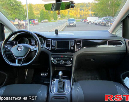 Білий Фольксваген Гольф, об'ємом двигуна 1.6 л та пробігом 203 тис. км за 12300 $, фото 5 на Automoto.ua