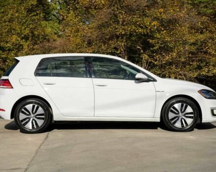 Белый Фольксваген Гольф, объемом двигателя 0 л и пробегом 63 тыс. км за 8200 $, фото 4 на Automoto.ua