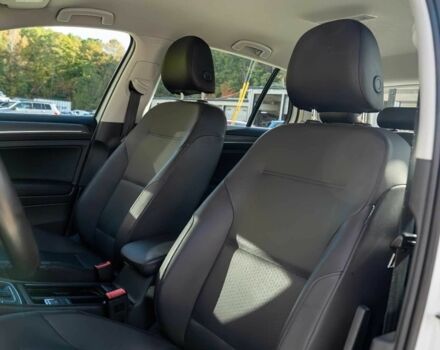 Белый Фольксваген Гольф, объемом двигателя 0 л и пробегом 62 тыс. км за 5500 $, фото 9 на Automoto.ua