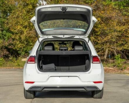 Белый Фольксваген Гольф, объемом двигателя 0 л и пробегом 64 тыс. км за 4500 $, фото 5 на Automoto.ua