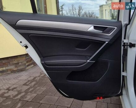 Белый Фольксваген Гольф, объемом двигателя 1.8 л и пробегом 127 тыс. км за 13000 $, фото 15 на Automoto.ua