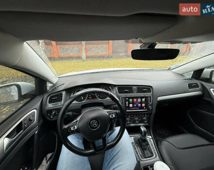 Фольксваген Гольф 2017 в Днепре (Днепропетровске) на Automoto.ua Белый Фольксваген Гольф, объемом двигателя 0 л и пробегом 113 тыс. км за 9200 $, фото 25 на Automoto.ua