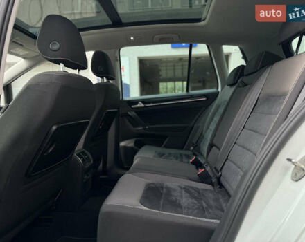 Белый Фольксваген Гольф, объемом двигателя 2 л и пробегом 274 тыс. км за 14299 $, фото 16 на Automoto.ua