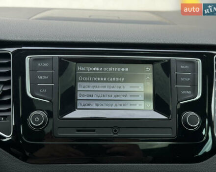 Белый Фольксваген Гольф, объемом двигателя 2 л и пробегом 274 тыс. км за 14299 $, фото 33 на Automoto.ua