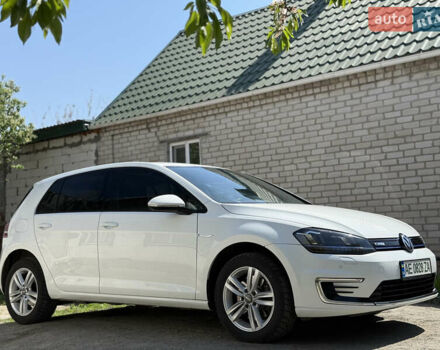 Фольксваген Гольф 2017 в Днепре (Днепропетровске) на Automoto.ua Белый Фольксваген Гольф, объемом двигателя 0 л и пробегом 113 тыс. км за 9200 $, фото 30 на Automoto.ua