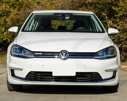 Белый Фольксваген Гольф, объемом двигателя 0 л и пробегом 70 тыс. км за 8300 $, фото 1 на Automoto.ua