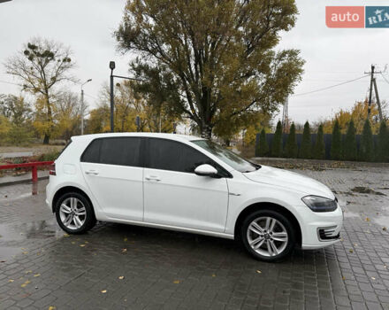 Фольксваген Гольф 2017 в Днепре (Днепропетровске) на Automoto.ua Белый Фольксваген Гольф, объемом двигателя 0 л и пробегом 113 тыс. км за 9200 $, фото 1 на Automoto.ua