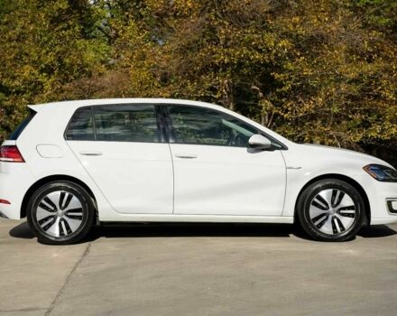 Белый Фольксваген Гольф, объемом двигателя 0 л и пробегом 66 тыс. км за 10000 $, фото 3 на Automoto.ua