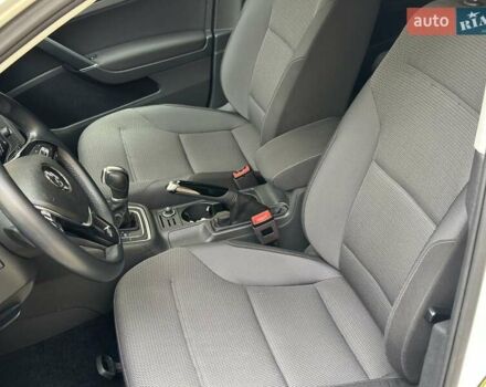 Белый Фольксваген Гольф, объемом двигателя 1.8 л и пробегом 66 тыс. км за 13200 $, фото 8 на Automoto.ua