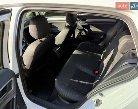 Фольксваген Гольф 2017 в Днепре (Днепропетровске) на Automoto.ua Белый Фольксваген Гольф, объемом двигателя 0 л и пробегом 113 тыс. км за 9200 $, фото 42 на Automoto.ua