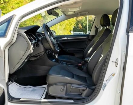 Белый Фольксваген Гольф, объемом двигателя 0 л и пробегом 58 тыс. км за 4500 $, фото 4 на Automoto.ua