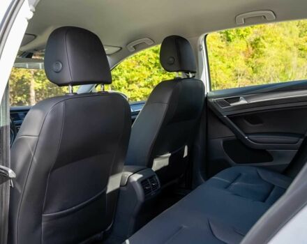 Белый Фольксваген Гольф, объемом двигателя 0 л и пробегом 66 тыс. км за 5500 $, фото 8 на Automoto.ua