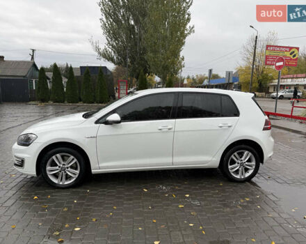 Фольксваген Гольф 2017 в Днепре (Днепропетровске) на Automoto.ua Белый Фольксваген Гольф, объемом двигателя 0 л и пробегом 113 тыс. км за 9200 $, фото 9 на Automoto.ua