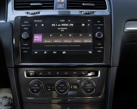 Белый Фольксваген Гольф, объемом двигателя 0 л и пробегом 64 тыс. км за 9900 $, фото 7 на Automoto.ua