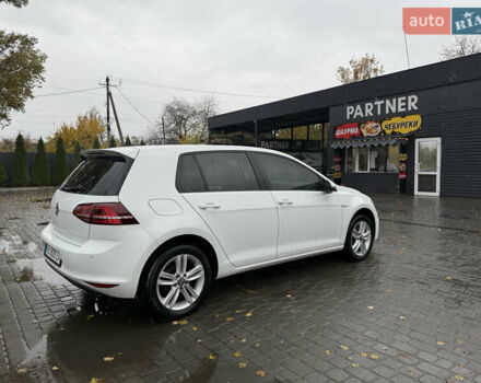 Фольксваген Гольф 2017 в Днепре (Днепропетровске) на Automoto.ua Белый Фольксваген Гольф, объемом двигателя 0 л и пробегом 113 тыс. км за 9200 $, фото 18 на Automoto.ua