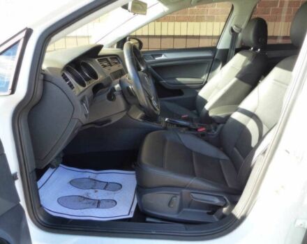 Белый Фольксваген Гольф, объемом двигателя 1.5 л и пробегом 68 тыс. км за 9500 $, фото 7 на Automoto.ua