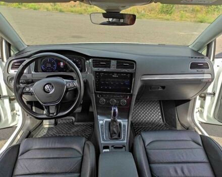 Белый Фольксваген Гольф, объемом двигателя 0 л и пробегом 95 тыс. км за 15999 $, фото 23 на Automoto.ua