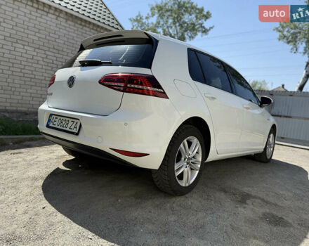 Фольксваген Гольф 2017 в Днепре (Днепропетровске) на Automoto.ua Белый Фольксваген Гольф, объемом двигателя 0 л и пробегом 113 тыс. км за 9200 $, фото 32 на Automoto.ua