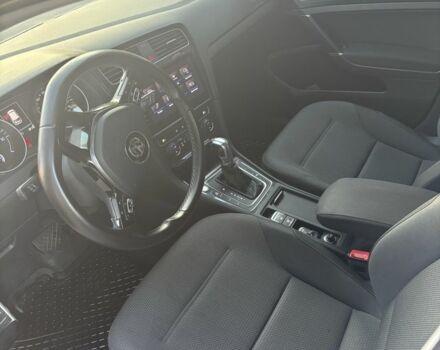 Фольксваген Гольф 2017 в Кривом Роге на Automoto.ua Белый Фольксваген Гольф, объемом двигателя 0 л и пробегом 169 тыс. км за 12000 $, фото 3 на Automoto.ua