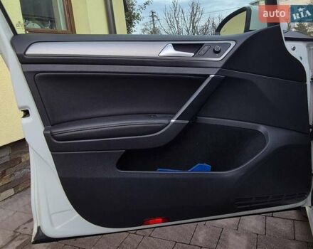 Белый Фольксваген Гольф, объемом двигателя 1.8 л и пробегом 127 тыс. км за 13000 $, фото 16 на Automoto.ua