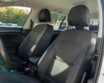 Белый Фольксваген Гольф, объемом двигателя 0 л и пробегом 66 тыс. км за 5500 $, фото 5 на Automoto.ua