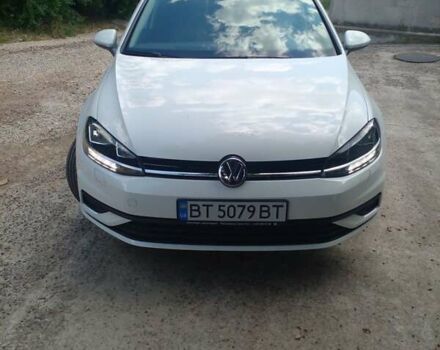 Белый Фольксваген Гольф, объемом двигателя 1 л и пробегом 30 тыс. км за 14200 $, фото 5 на Automoto.ua