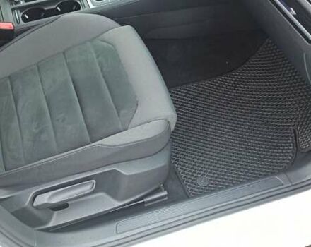 Белый Фольксваген Гольф, объемом двигателя 1.6 л и пробегом 200 тыс. км за 15500 $, фото 8 на Automoto.ua