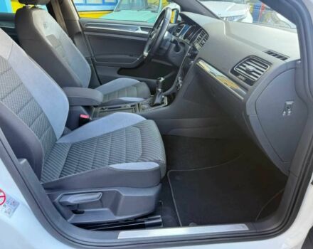 Белый Фольксваген Гольф, объемом двигателя 1.6 л и пробегом 39 тыс. км за 8100 $, фото 8 на Automoto.ua