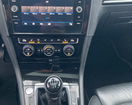 Білий Фольксваген Гольф, об'ємом двигуна 1.8 л та пробігом 157 тис. км за 13000 $, фото 14 на Automoto.ua