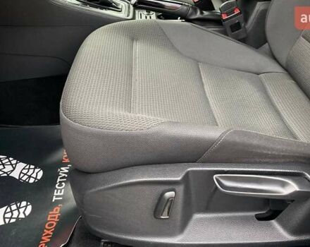 Белый Фольксваген Гольф, объемом двигателя 1.8 л и пробегом 105 тыс. км за 13000 $, фото 16 на Automoto.ua