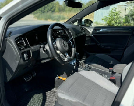 Белый Фольксваген Гольф, объемом двигателя 1.5 л и пробегом 301 тыс. км за 13999 $, фото 8 на Automoto.ua